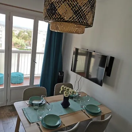 Beautiful Apartment For 4 Pers On Giens